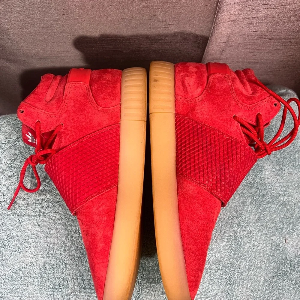 Adidas RED SUADE Tubulars Invader Strap with gum/translucent bottom Size 8.5